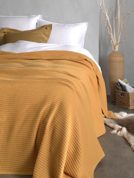 AmeliaHome Carmen Sprei, 240 x 260 cm, dubbelzijdige sprei, reliëf, mat satijn, donkerblauw