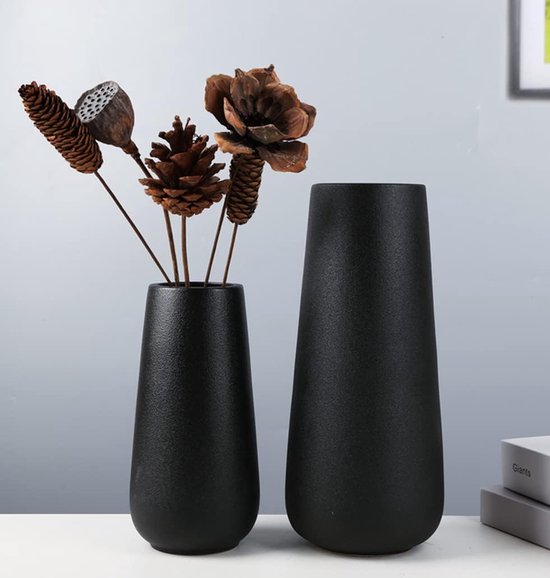 Zwarte vaas 20 cm hoog, moderne bloemenvazen ​​van keramiek voor tafeldecoratie binnenshuis, decoratieve vazen ​​voor pampasgras