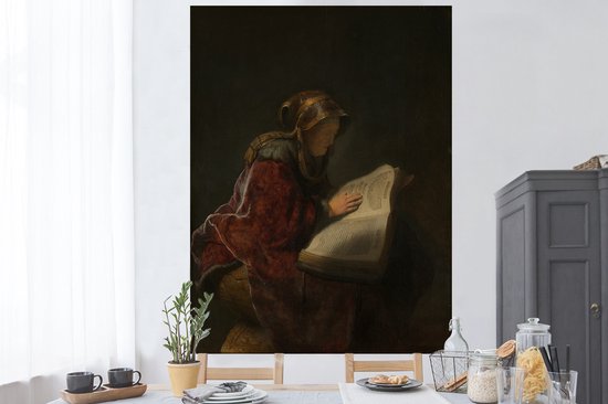 Muurstickers - Sticker Folie - Oude lezende vrouw, waarschijnlijk de profetes Hanna - Rembrandt van Rijn - 120x160 cm - Plakfolie - Muurstickers Kinderkamer - Zelfklevend Behang XXL - Zelfklevend behangpapier - Stickerfolie