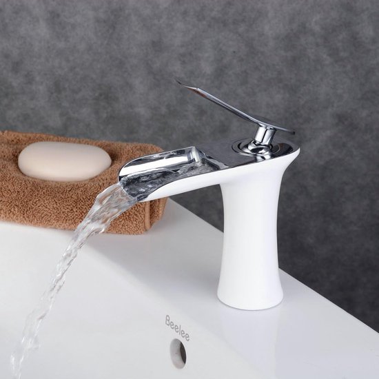 Cobbe Wastafelkraan Badkamer Met Trekstang - Waterbesparend Chroom