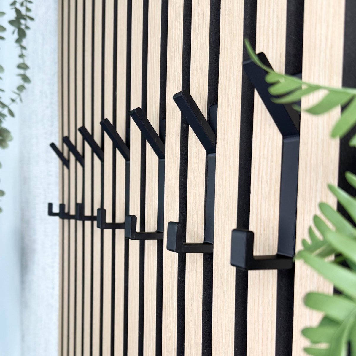 Dailygoods- Garderobenhanger zonder boren - Akoestische panelen - Puntige haken - Kliksysteem - Handgemaakt in Duitsland - Verstelbaar voor spleetbreedte 13-18 mm - Haak