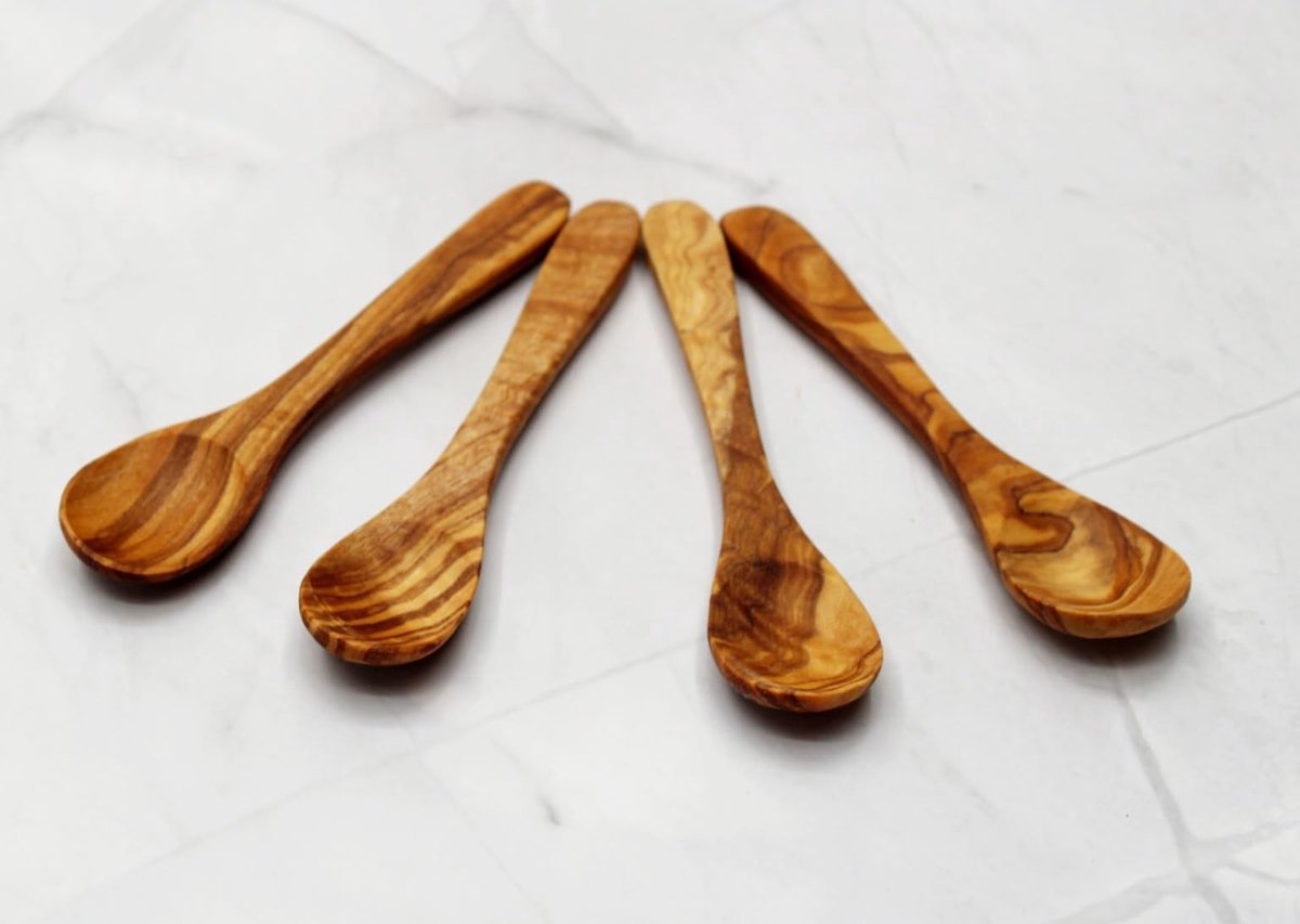 Dailygoods - Set van 4 Handgemaakte Olijfhouten Eetlepels (12 cm)