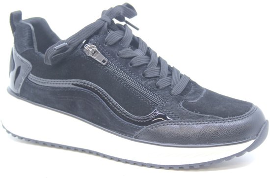 Zwarte lage sneaker van Waldlaufer met suède, lakdetails en rits.