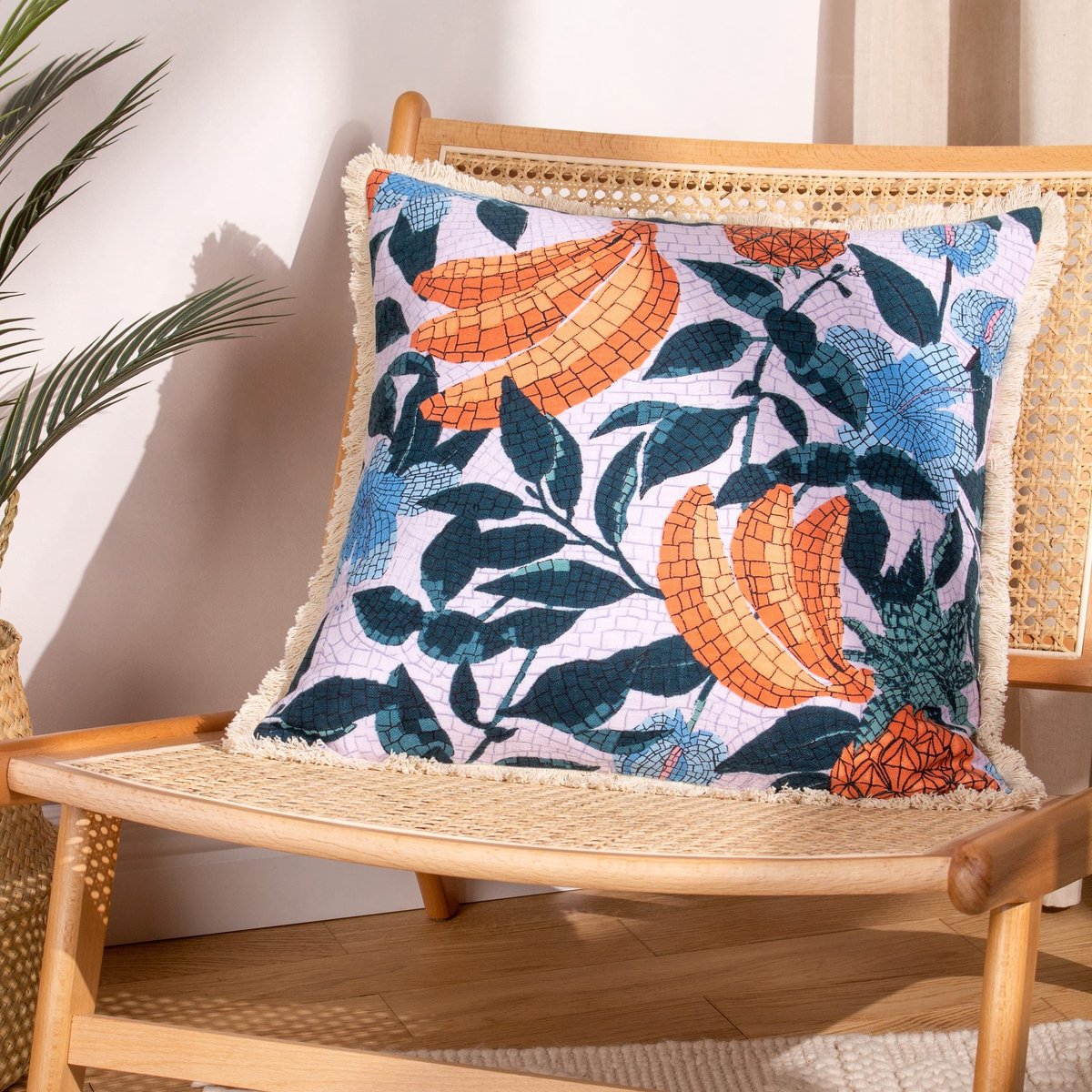 Omgoods - Sierkussen met Bloemen Mozaïek en Veren Vulling Lila 50x50cm