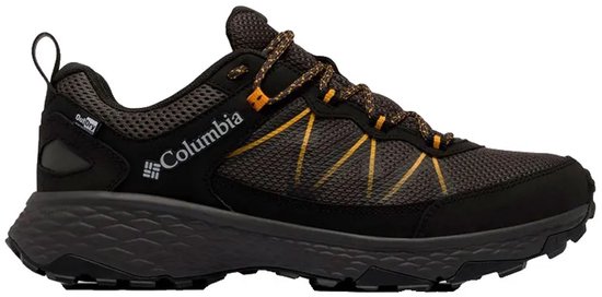 Zwarte Columbia outdoorschoen met oranje accenten en veters. OutDry logo op de zijkant.