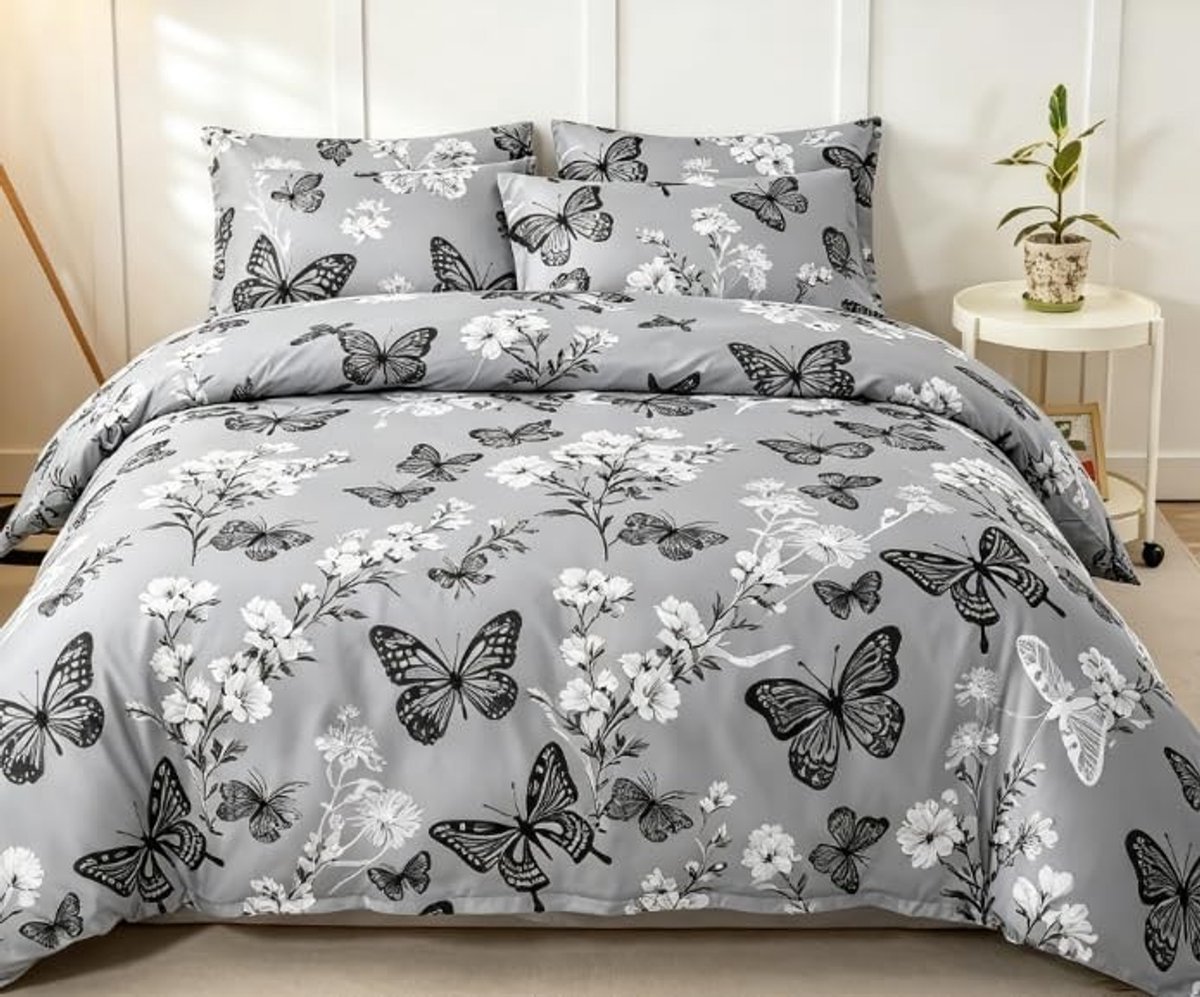 Omgoods - Bedlinnen Set 200 x 200 cm met Vlinder Motief