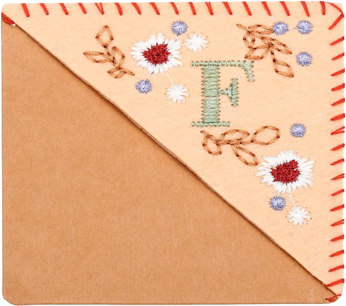 Gepersonaliseerde geborduurde hoek bladwijzer, schattige bloem vilt gestikte driehoek boekenlegger pagina marker voor vrouwen mannen boek liefhebbers leraren, roze, letter F