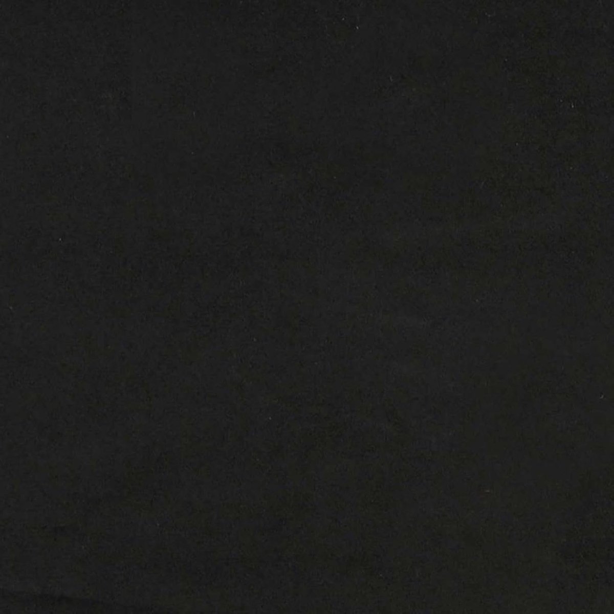 Zwart, pluizig gevoerd, op gasdrukveer, fluwelen bekleding, stalen voet, zithoogte 40-47,5 cm, voor volwassenen op kantoor en woonkamer