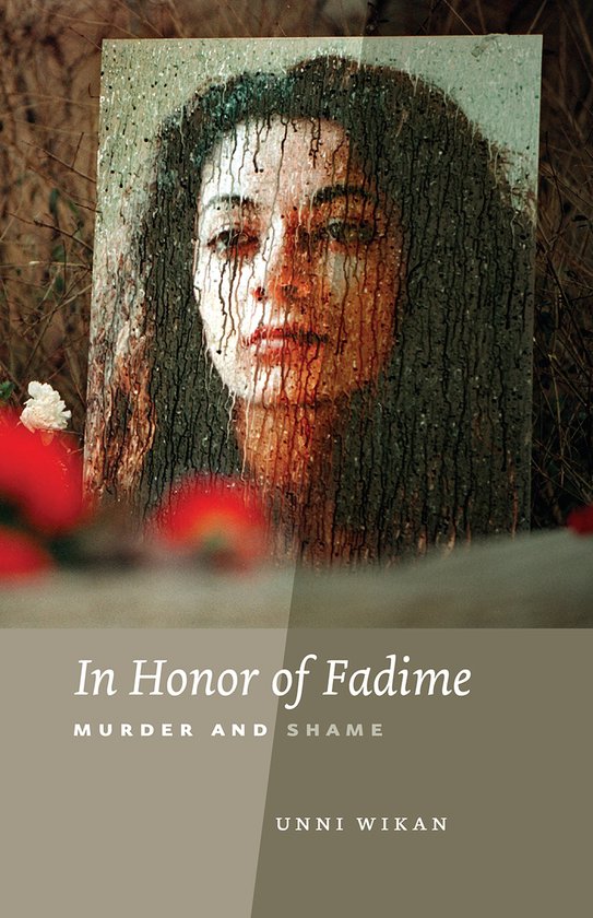 Boekomslag met een portret van een vrouw in de regen. 'In Honor of Fadime: Murder and Shame' door Unni Wikan.
