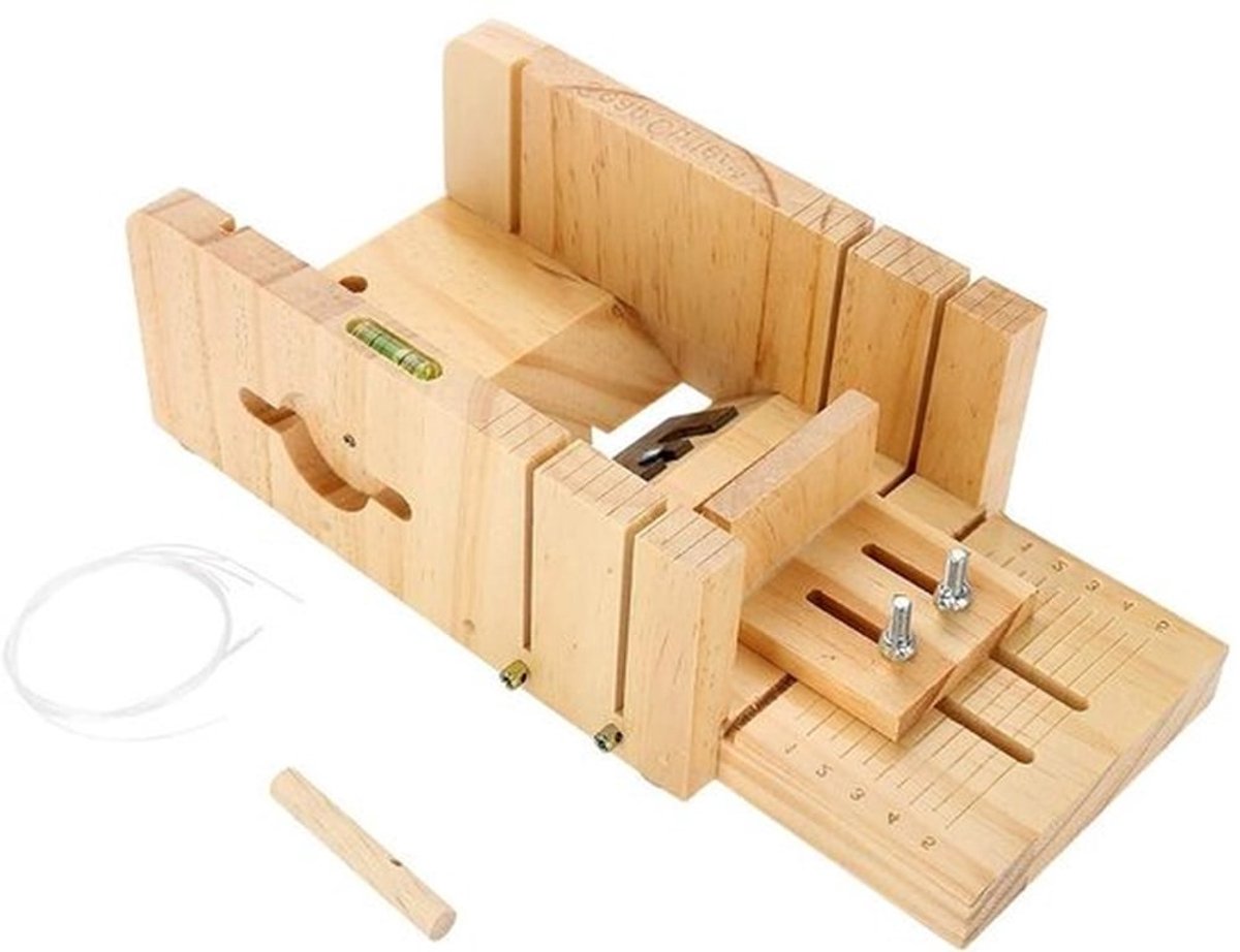Multifunctionele Houten Snijbox voor Zeep met Balancerend Systeem voor Perfecte Sneden en Zeepverfijning
