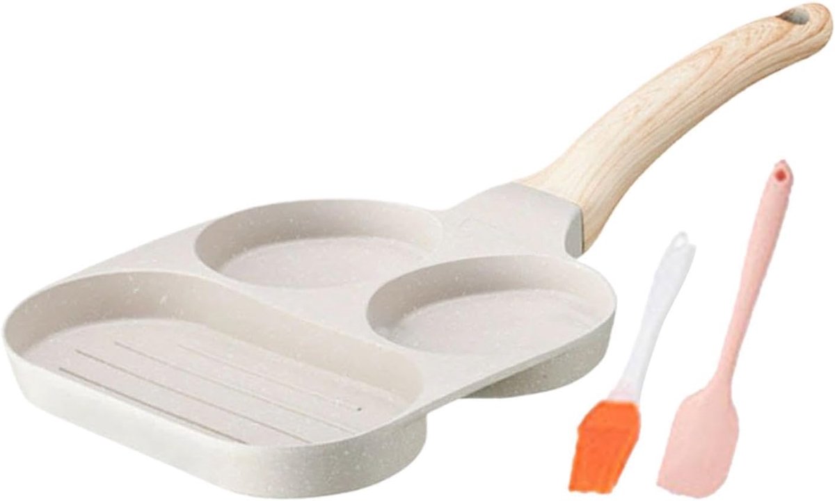 Omelet Pan - Koekenpan - Ontbijt Maken - Drie Gaten - 19 cm - Zwart