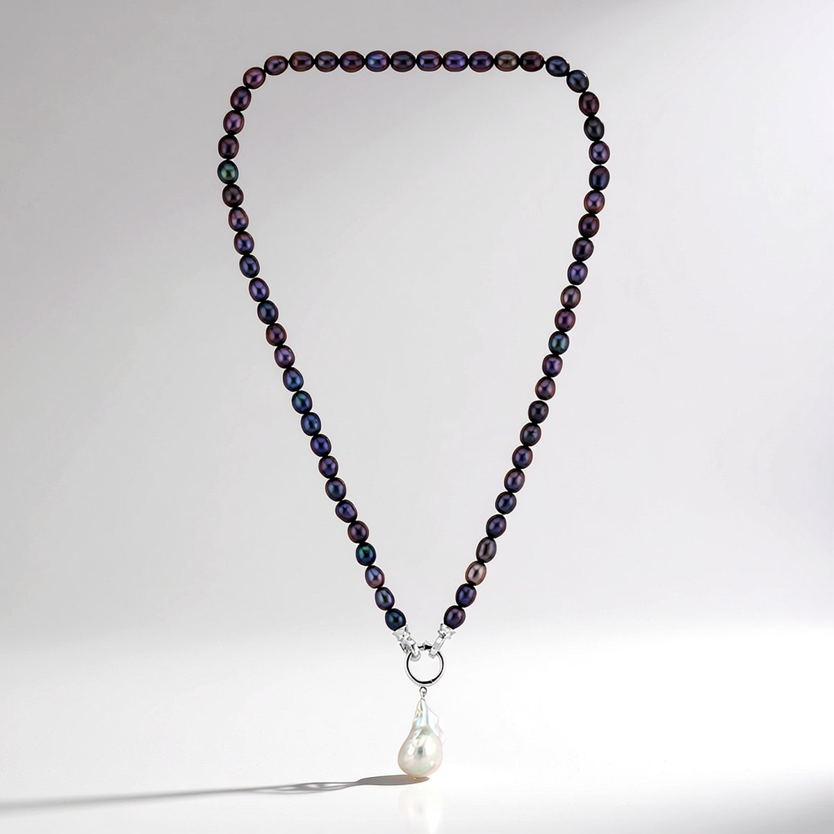Cavill - Zilveren Halsketting - 925 Sterling Zilver Gerhodineerd - Fancy Geslepen Zoetwater Kweekparel Druppelvorm - Elegante Parels Ketting Dames