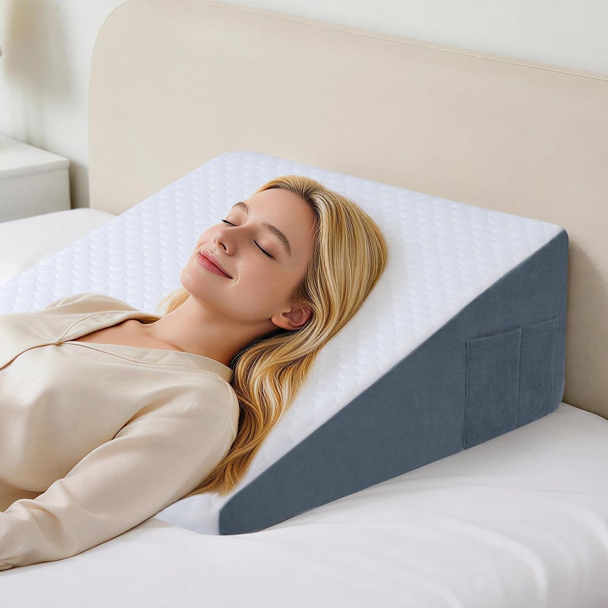 Wedge Cushion Triangle 10'' - ShopVlot