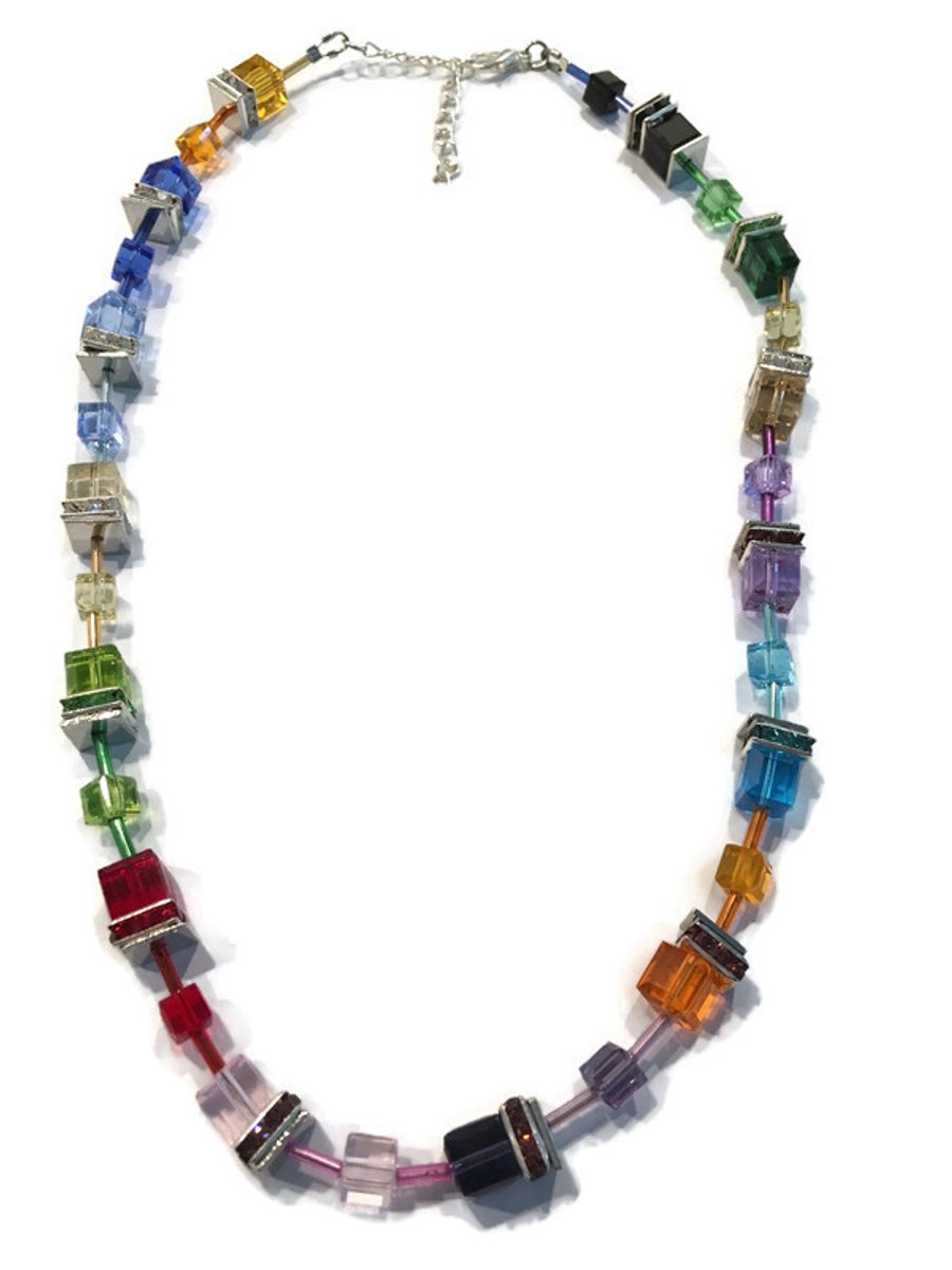 Petra's Sieradenwereld - Ketting blokjes en buisjes bont (645)