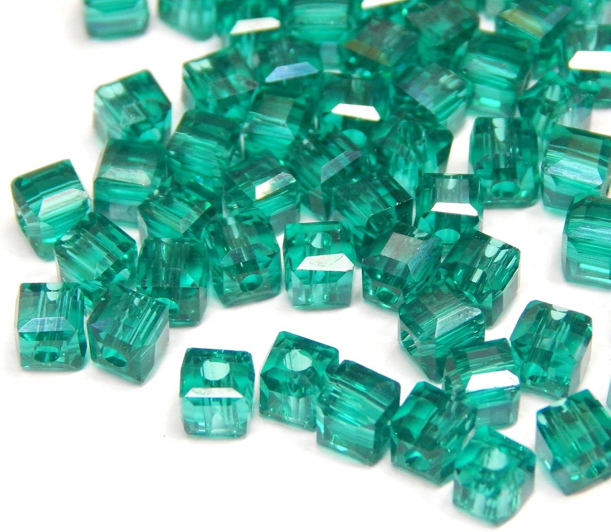 40stks Boheemse kristallen parels 4mm, Tsjechische parels glazen geslepen kralen voor het oprijgen van kubussen, CZ Beads (Erinite Groen AB)