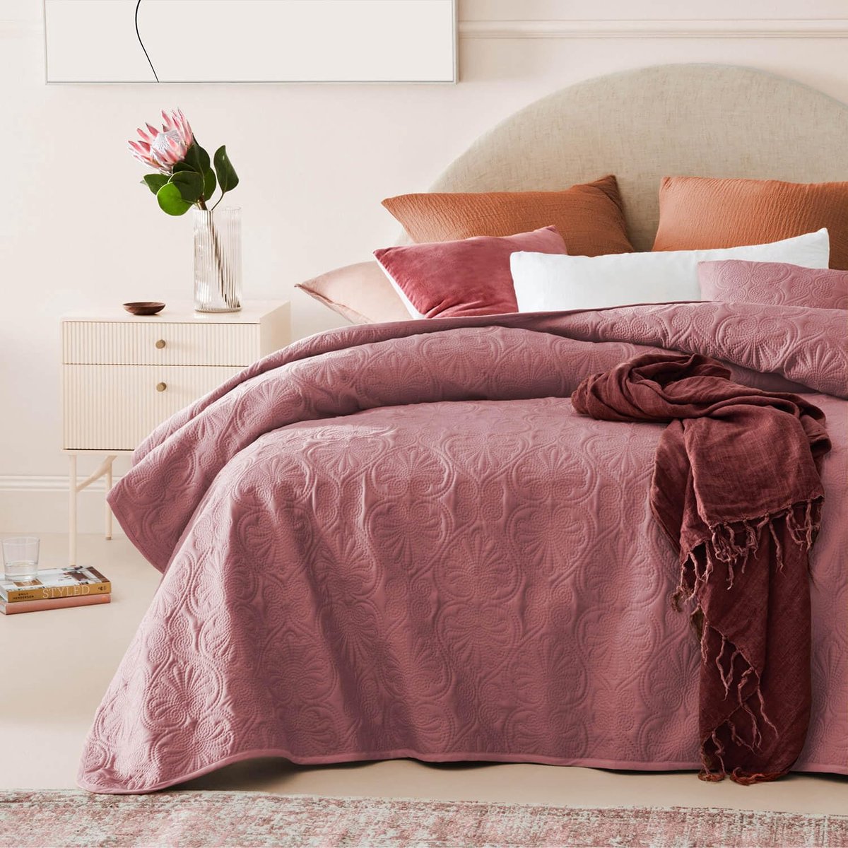 Leila Elegante Sprei in Roze, 170 x 210 cm - Veelzijdige Woondeken als Bedsprei of Banksprei, Quilt Stijl - Ideaal voor Bed en Bank