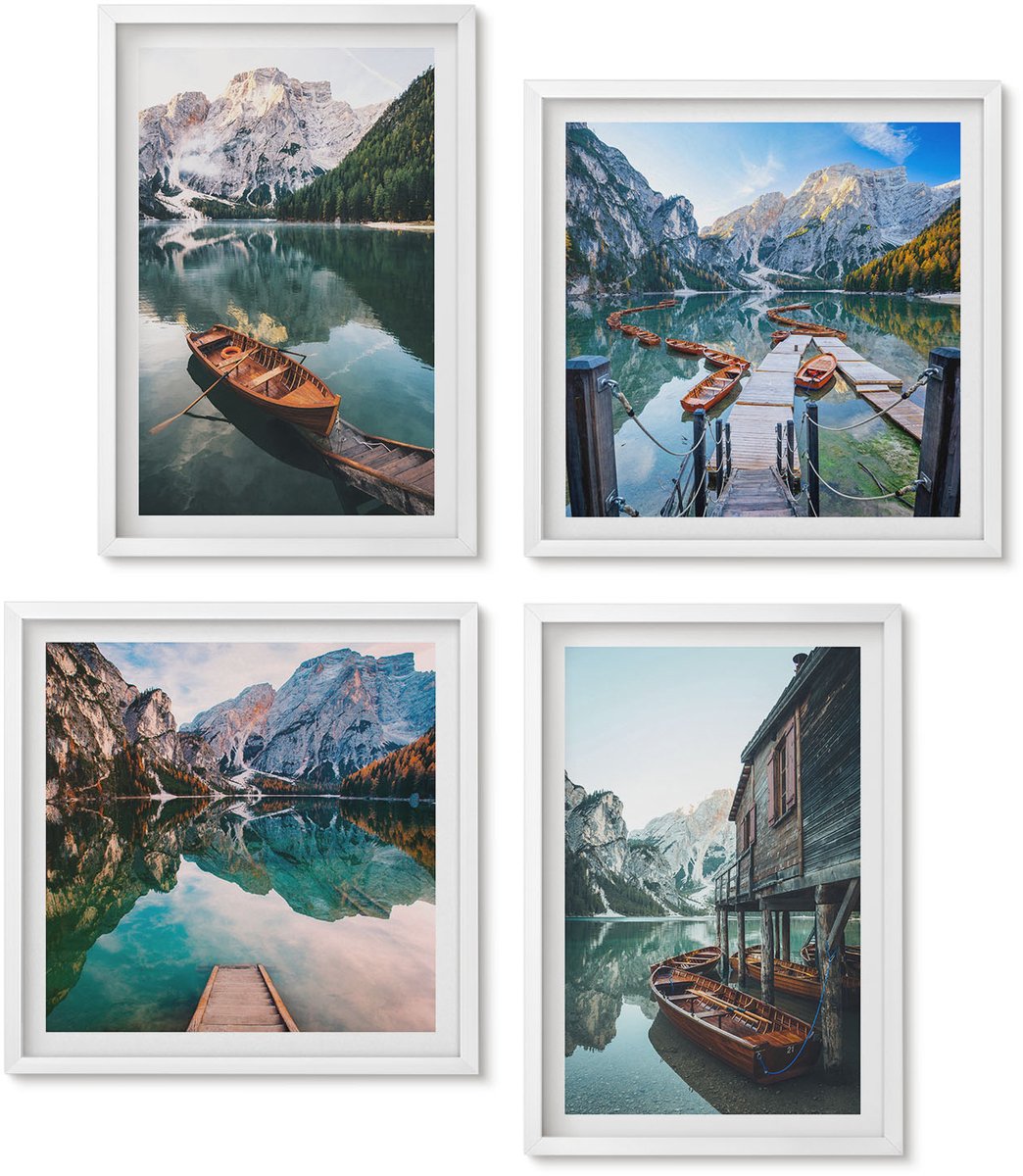 Wallfluent 4-Delige Schilderij Set - Een Meer In De Bergen Met Bootjes En Een Houten Huisje. - 40 x 40 En 40 x 60 - Decoratieve Schilderijen - Wanddecoratie - Hal - Stijlvolle Muurdecoratie