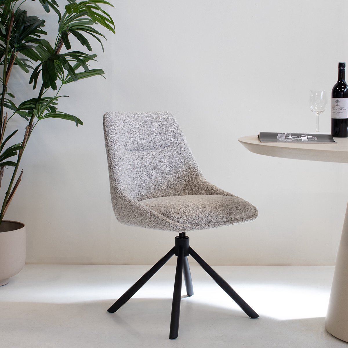 DÉJA Living Eetkamerstoel Malou - Beige/Zwart - Draaibaar - Set van 2