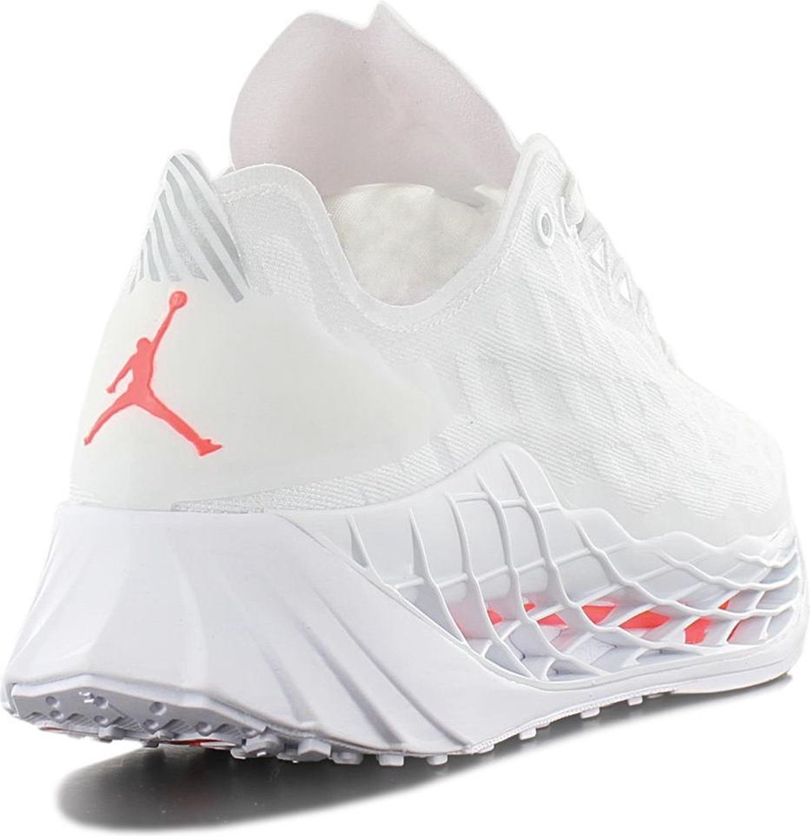 nike jordan zoom trunner ultimate