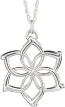Fashionidea -Zilverkleurige ketting met opgengewerkte bloem hanger.