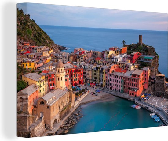 Uitzicht op de kleurrijke huisjes van Vernazza in Cinque Terre Canvas - op Canvas