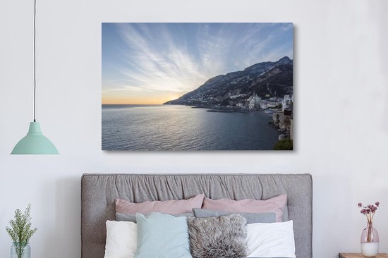 Le coucher de soleil derrière la montagne de la côte amalfitaine toile 180x120 cm - Tirage photo sur toile (Décoration murale salon / chambre) XXL / Groot format!