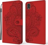 Voor iPhone XR pauw patroon in reliëf horizontaal lederen flip-hoesje met houder en kaartsleuven en portemonnee en draagkoord (rood)