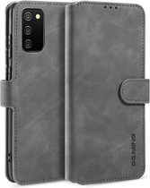 Voor Samsung Galaxy A02s DG.MING Retro Oil Side Horizontale Flip Leren Case met Houder & Kaartsleuven & Portemonnee (Grijs)