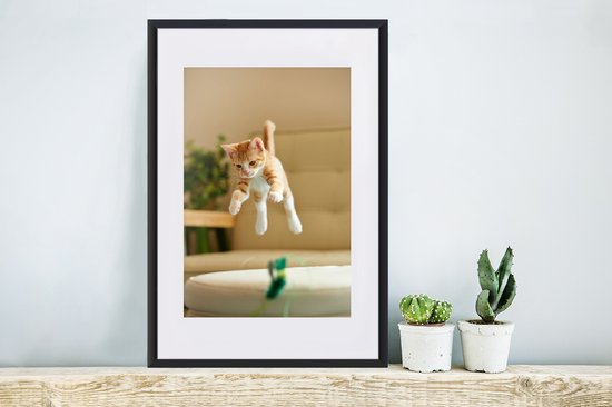 Photo encadrée - Cadre photo chat bondissant noir avec passe-partout blanc 40x60 40x60 cm - Affiche encadrée (Décoration murale salon / chambre)
