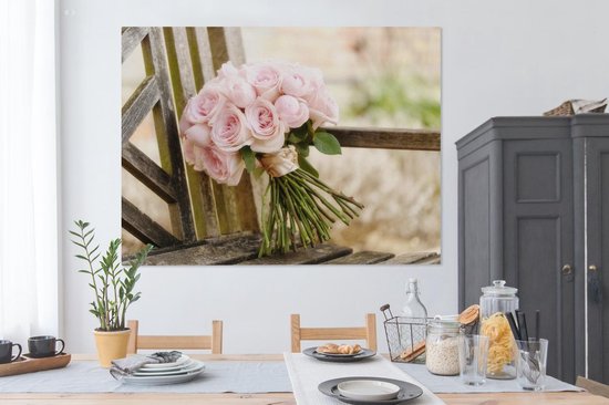 Un bouquet de roses roses sur un banc en bois Toile 160x120 cm - Tirage photo sur Toile (Décoration murale salon / chambre) / Peintures Fleurs sur toile XXL / Groot format!