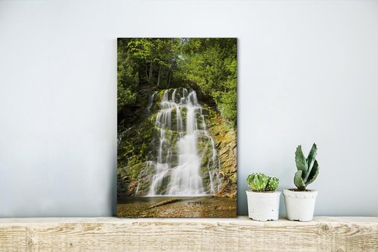 Waterval in het Nationaal park Forillon in Noord-Amerika Canvas 120x180 cm - Foto print op Canvas schilderij (Wanddecoratie woonkamer / slaapkamer) XXL / Groot formaat!