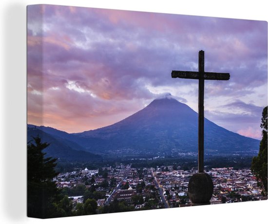 Canvas schilderij 140x90 cm - Wanddecoratie Paarse wolken boven de bekende Guatemala-stad in Noord-Amerika - Muurdecoratie woonkamer - Slaapkamer decoratie - Kamer accessoires - Schilderijen