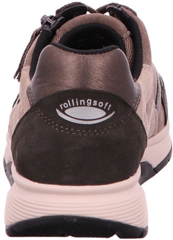 Achterkant van de bruine Gabor Rollingsoft sneaker met het 'rollingsoft' logo op de hiel.