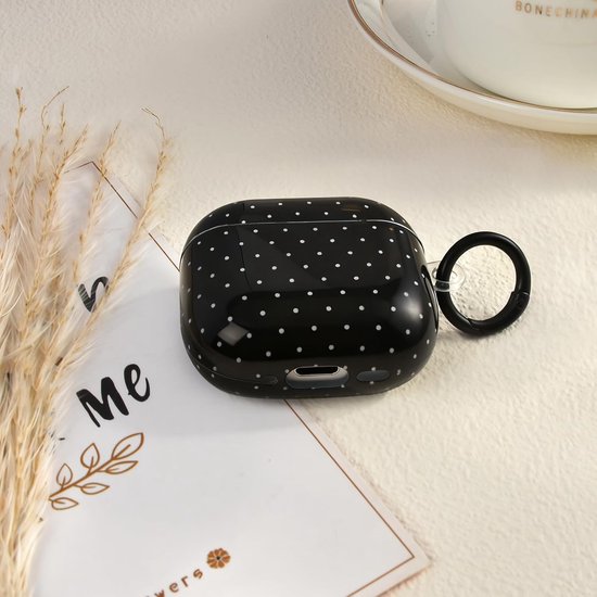 Compatibel met AirPods 4 Beschermhoes met schoonmaakset, schattig golfstipjespatroon Esthetisch ontwerp, krasbestendige sleutelhanger Hoes voor oordopjes en telefoon - Zwart — afbeelding 3
