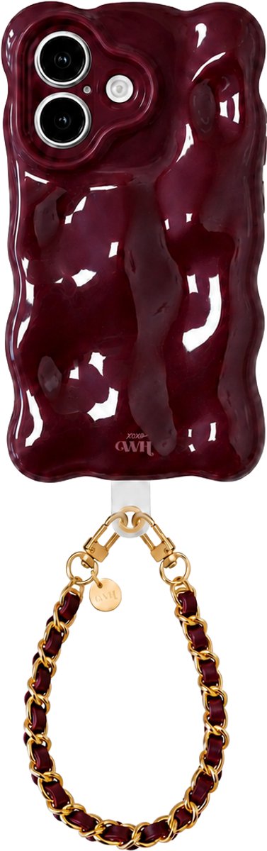 xoxo Wildhearts Bubbly case Burgundy - Classic Chain (kort koord) - geschikt voor iPhone 16 - Hoesje met telefoonkoord - golvend hoesje met schakelkoord - Telefoonhoesje met afneembaar koord - schokbestendig - Bordeaux rood / Burgundy
