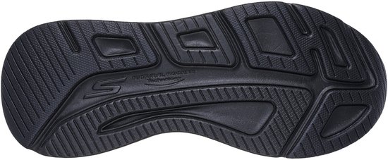 Zool van een zwarte Skechers sportschoen met profiel en logo.