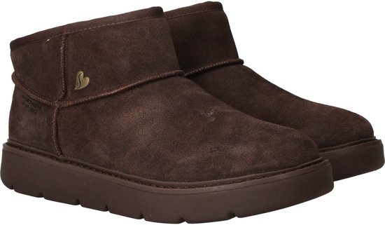 Bruine suède Skechers Keepsakes Cozy Mini Slip-Ins laarsjes met een gouden hartdetail.