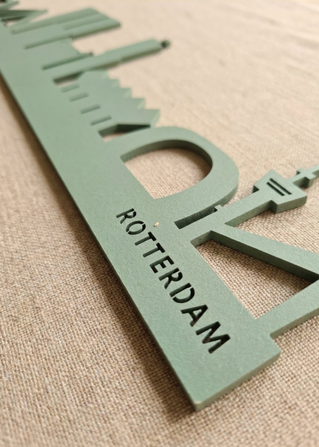 Houten Skyline Rotterdam | Wanddecoratie voor aan de muur | Groen MDF | 70 x 14 cm