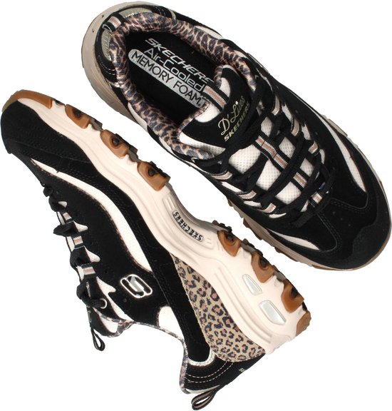 Zwarte Skechers D'Lites veterschoenen met luipaardprint accenten, wit en beige details.