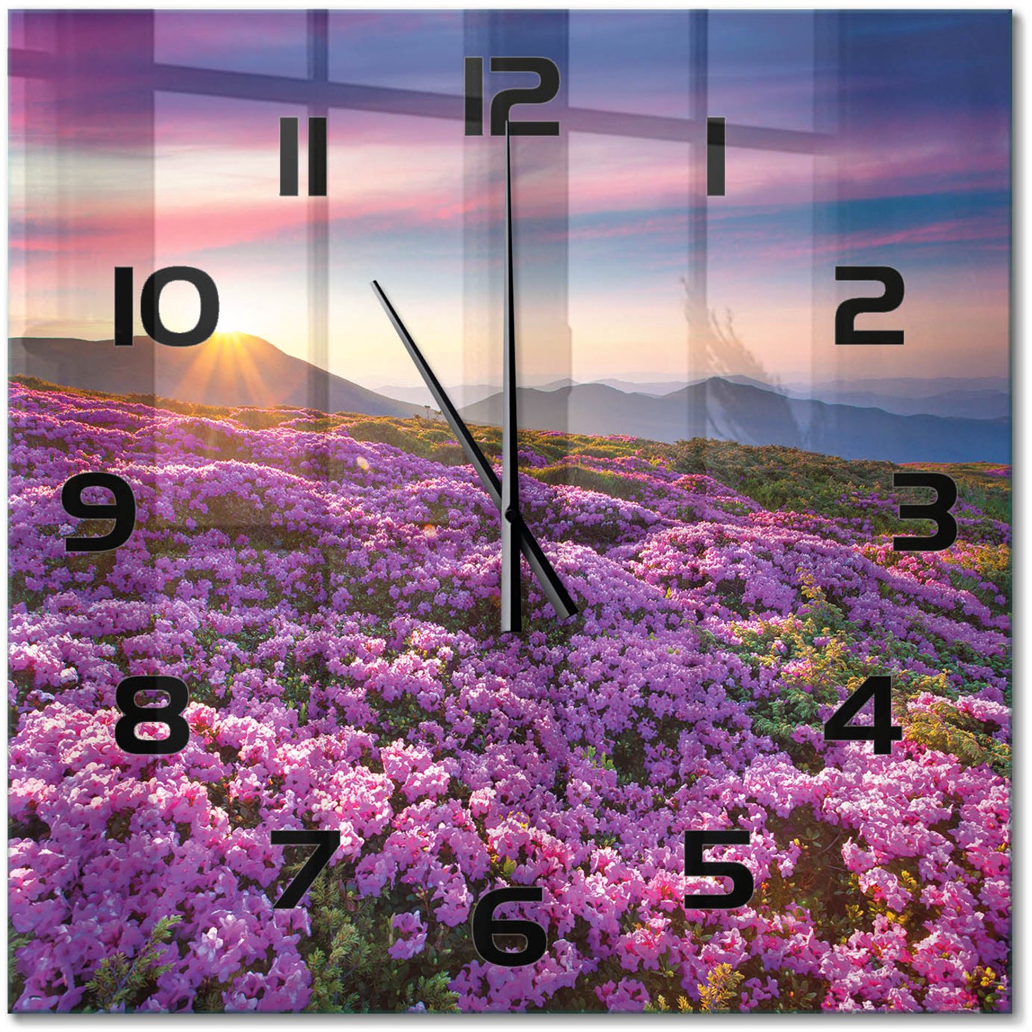 TULUP Wandklok - Bloemen in de bergen Glazen Wandklok Design - 60x60 cm - Paars Klok Glas Met Opdruk - Zwarte handen - Vierkante Klok - Wandklok Glas Met Motief - Decoratieve Glazen Klok