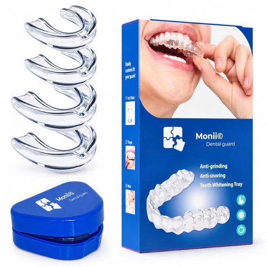 Vier gebitsbeschermers van Monii, deels in een blauw opbergdoosje en een doos met de tekst 'Dental guard'.