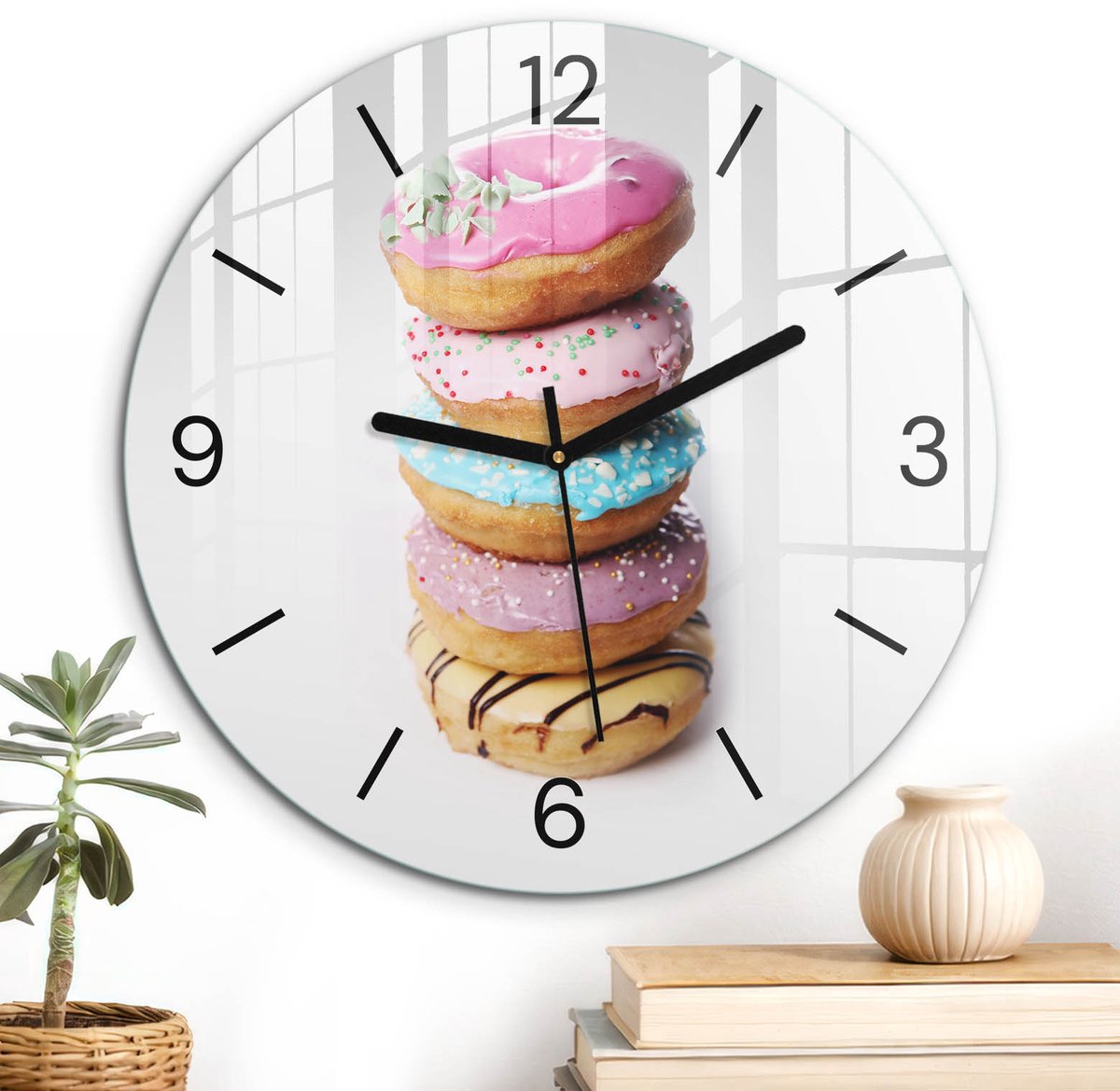 ArtPrintCave Roze Glazen Klok - Wandklok 30 cm - Muurklok Rond - Kleurrijke Donuts Stille Wandklok - Kunst Wandklok Keuken - Zwarte Klokwijzers