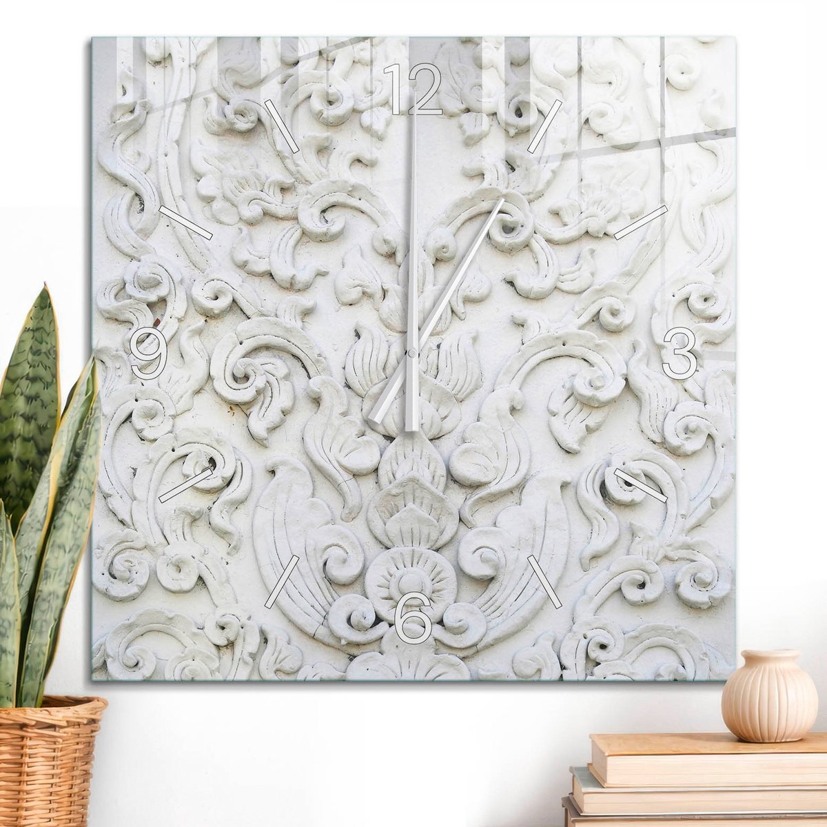 ArtPrintCave Wit Glazen Klok - 60x60 cm - Wandklok Vierkant - Stenen Ornamenten Stille Wandklok - Architectuur Wandklok Keuken - Witte Klokwijzers