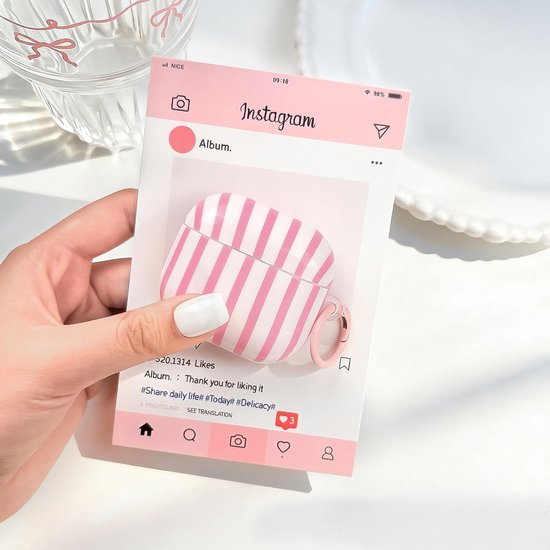 Compatibel met AirPods Pro/Pro 2 generatie beschermhoes met reinigingsset, schattig, modieus, strepenpatroon, esthetisch strependesign, schokbestendig, deur, sleuteldeksel, zachte hoes, roze — afbeelding 4
