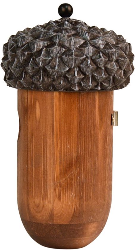 Houten vogelhuisje in de vorm van een eikel, met een gedetailleerd, donkerkleurig kapje en een lichtbruin houten lichaam.