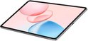 Zilvergrijze HONOR-tablet vanuit een hoek, met zichtbare luidsprekers en oplaadpoort aan de zijkant.