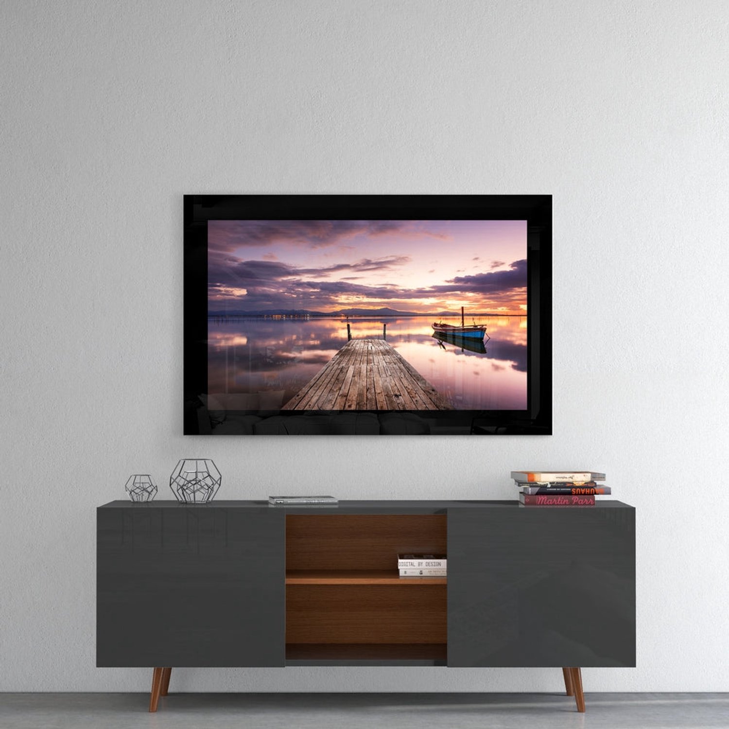 Glasschilderij – Aangemeerde Boot in Paarse Schemering – Decoratieve Kunst aan de Muur