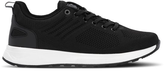 Slazenger-sneaker in het zwart met een opvallende witte tussenzool.