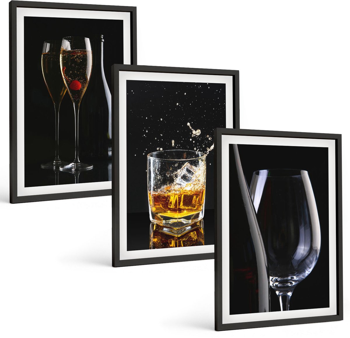 Coloray 3-Delige Schilderij Set - Wijn- En Whiskyglazen Op Een Zwarte Achtergrond. - 40 x 60 cm - Moderne Wanddecoratie - Slaapkamer - Interieur Decoratie
