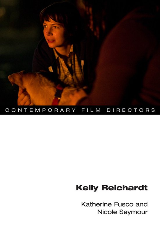 Een vrouw met bruin haar en een geruite blouse, met een hond. Tekst: CONTEMPORARY FILM DIRECTORS Kelly Reichardt Katherine Fusco and Nicole Seymour.